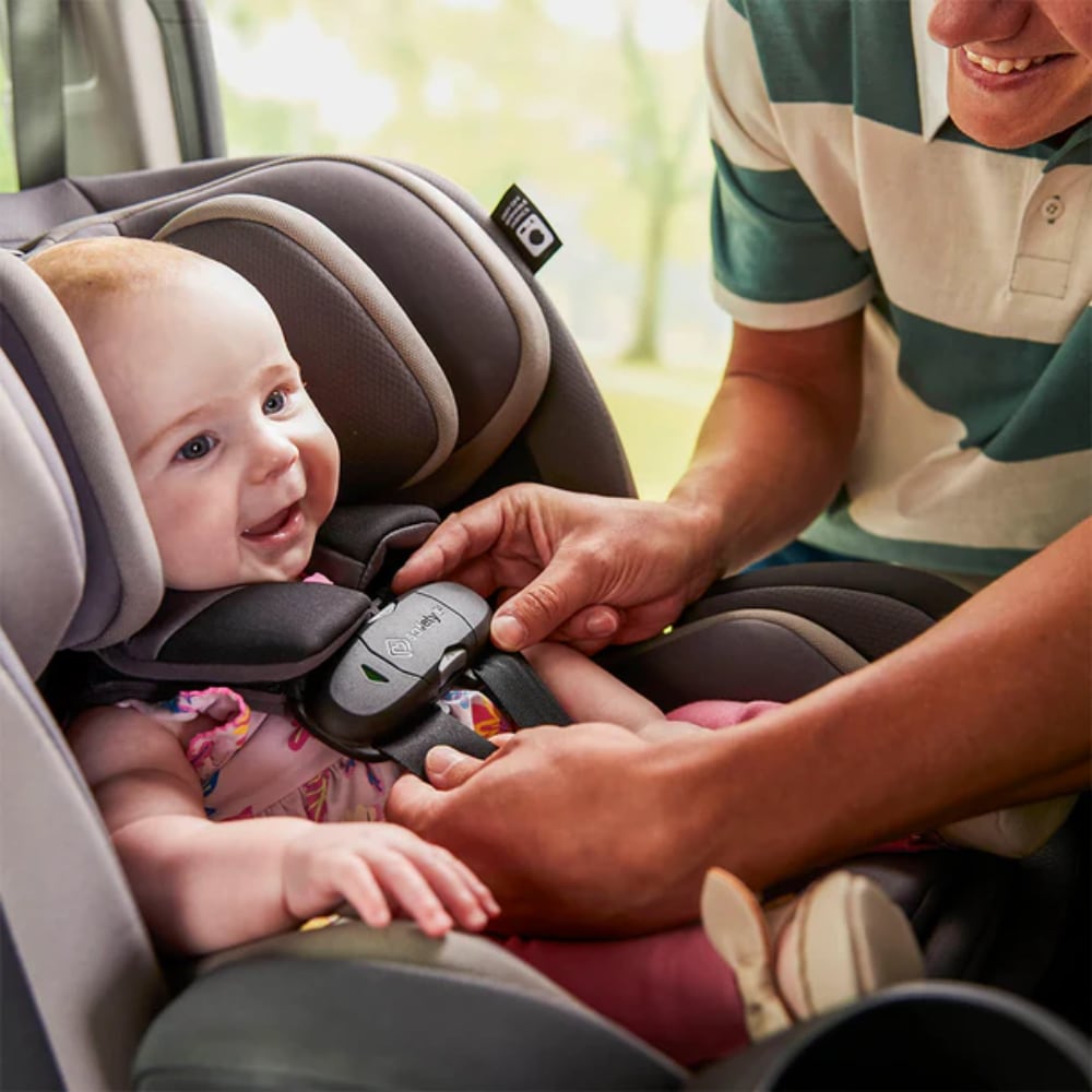 Silla de Auto Convertible Everslim Negro SAFETY 1ST