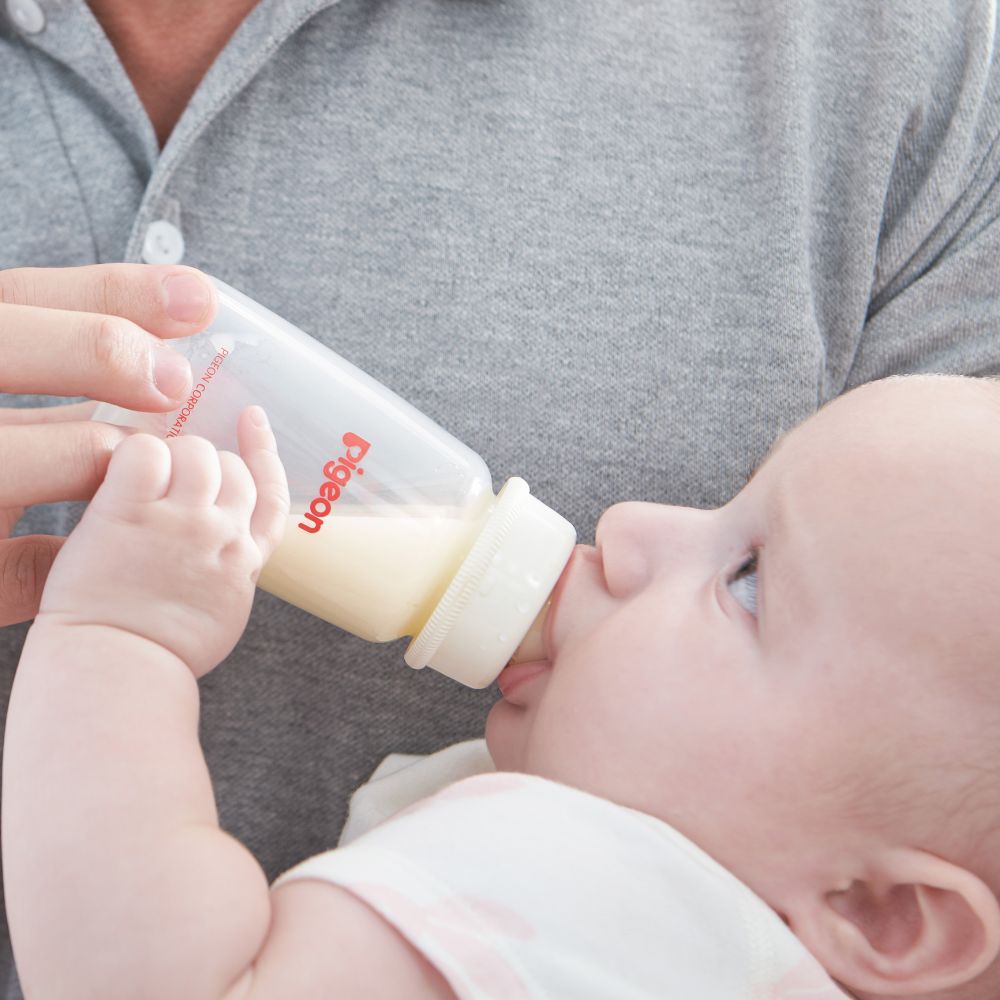 Mamadera Vidrio PIGEON Flexible 6 meses+, 240ml