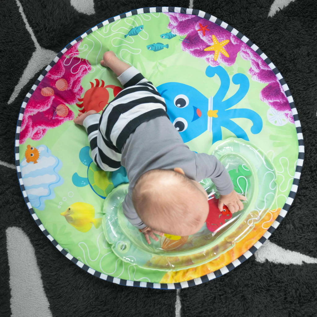 Tapete acuático Baby Einstein para juego sensorial sin desorden